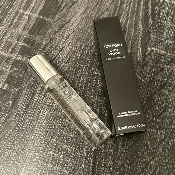 Tom Ford Oud Wood Eau de Parfum Spray 10ml - Picture 2 of 2